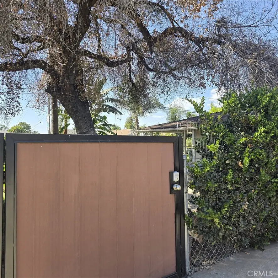 1239 S Vine Avenue, Ontario, CA 91762 - #3