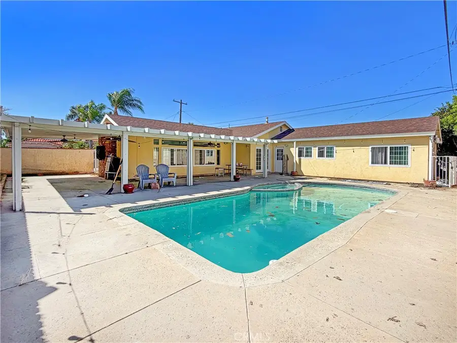 9403 Irwingrove, Downey, CA 90241 - #3
