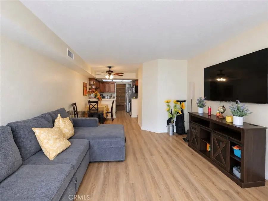 182 W Walnut #B, Rialto, CA 92376 - #3