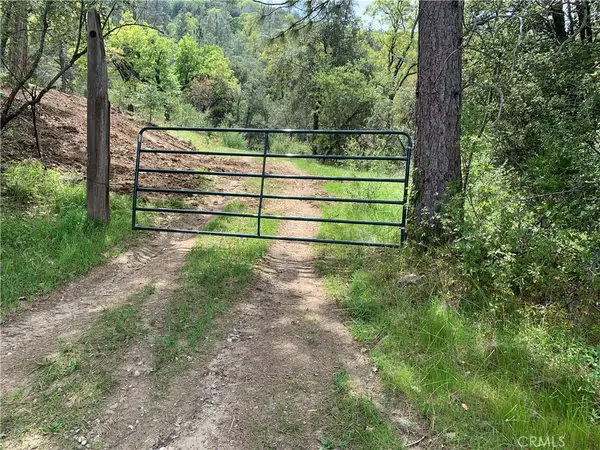222 Rd 222, Oakhurst, CA 93644
