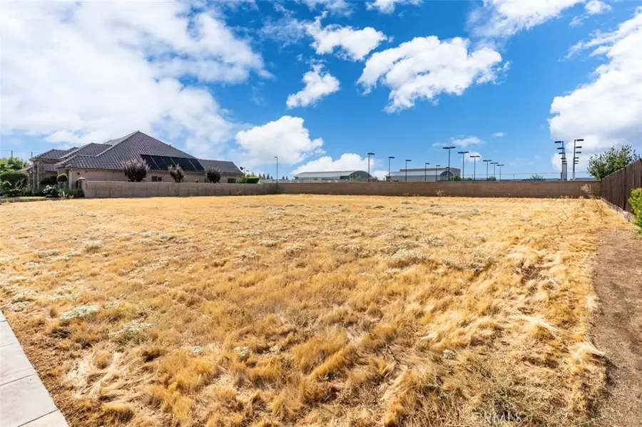 2537 E Prestwick Avenue, Fresno, CA 93730 - Image #3