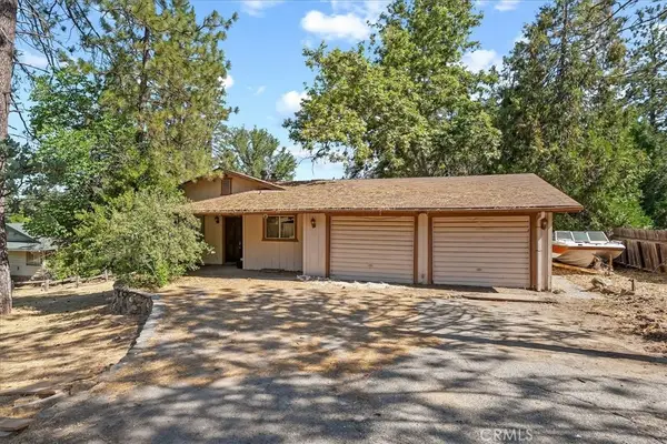 39775 Pine Ridge Road, Oakhurst, CA 93644