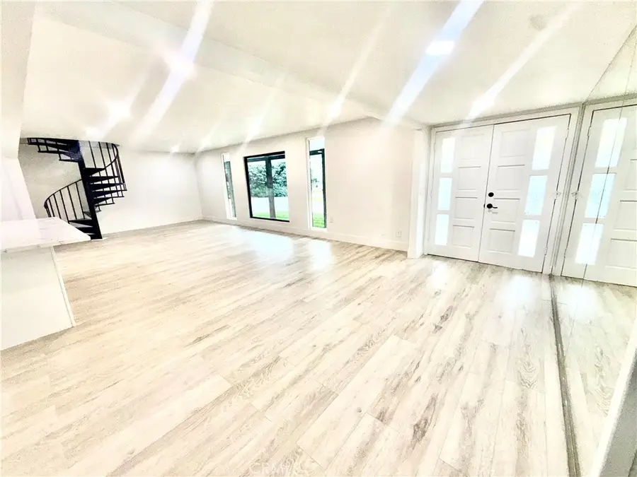 10326 10326 N Fowler Avenue N, Clovis, CA 93619 - Image #2