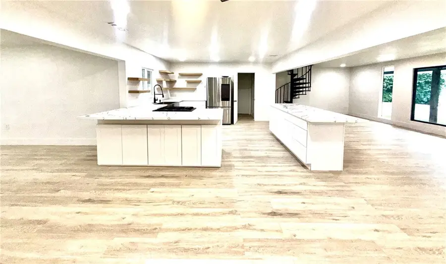 10326 10326 N Fowler Avenue N, Clovis, CA 93619 - Image #3