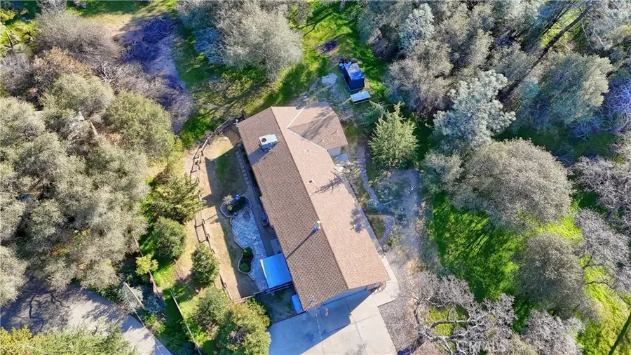 31135 Blue Jay Court, Coarsegold, CA 93614 - Image #2