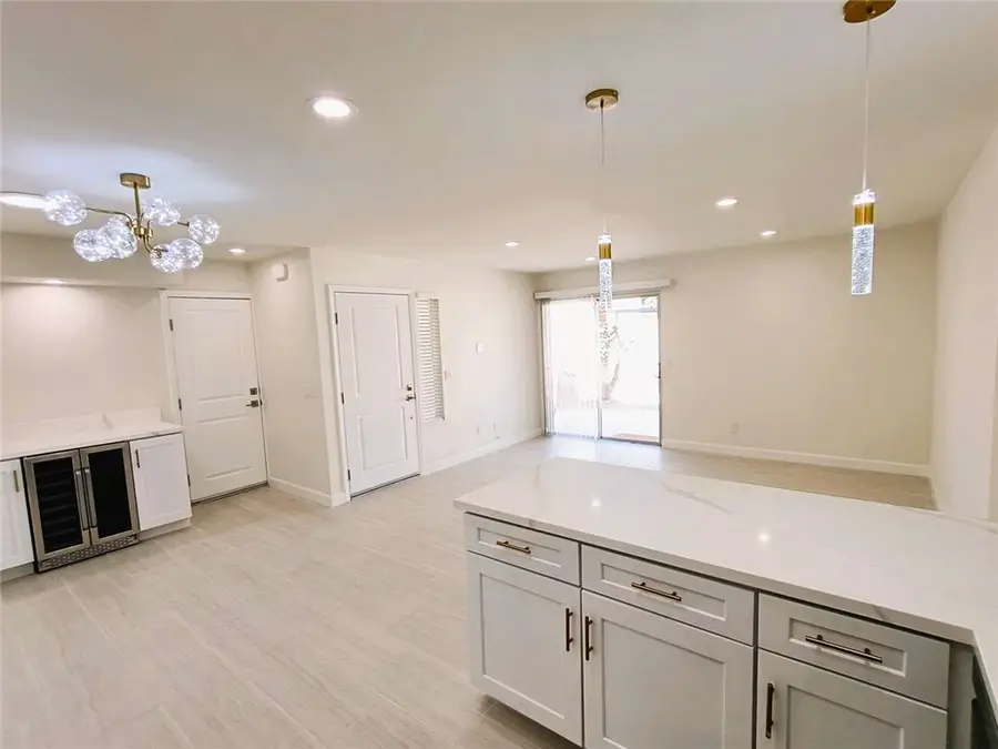 3028 Sunflower Circle E, Palm Springs, CA 92262 - #3