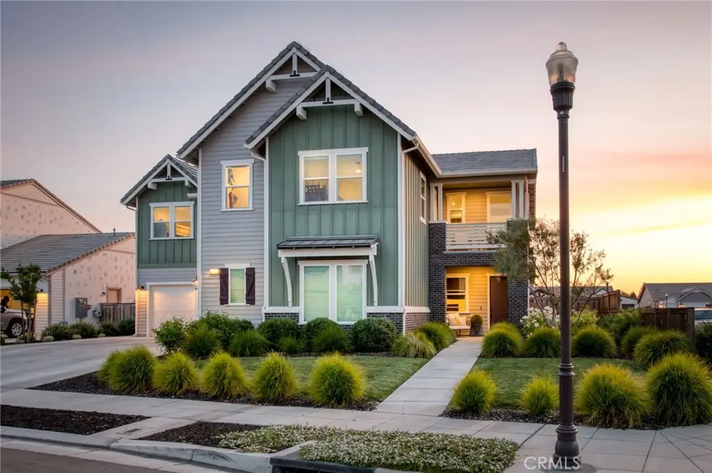1736 N Renn, Clovis, CA 93619 - #1