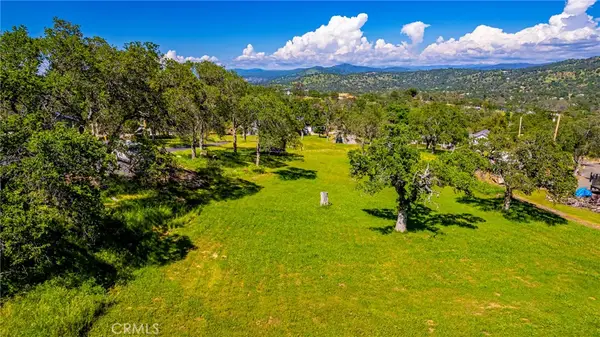 1 Horseshoe Dr, Coarsegold, CA 93614