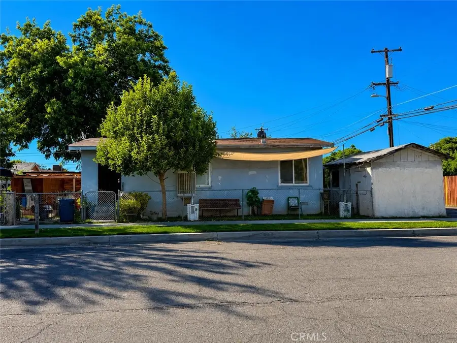 209 E 12th, Madera, CA 93638 - #2