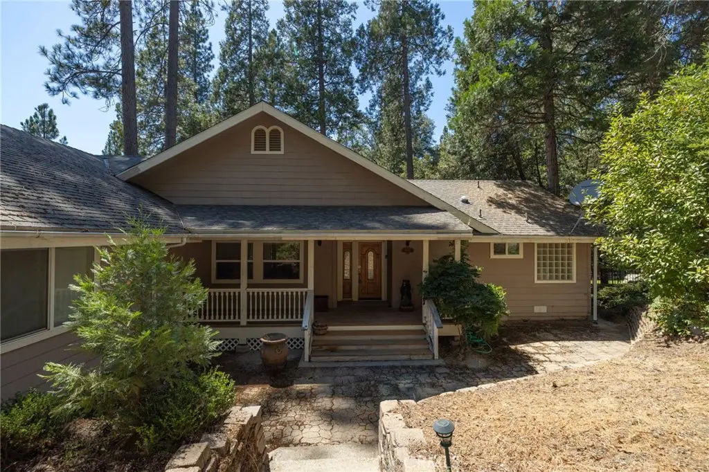 39964 N Cedar Vista, Bass Lake, CA 93604 - #1