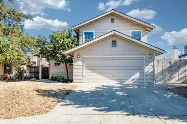 571 W Pat, Clovis, CA 93612