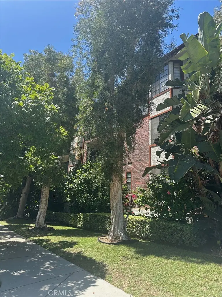 811 N Columbus Avenue #18, Glendale, CA 91203 - Image #2