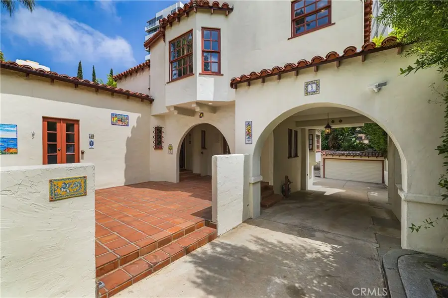 10452 Lindbrook Drive, Los Angeles, CA 90024 - Image #2