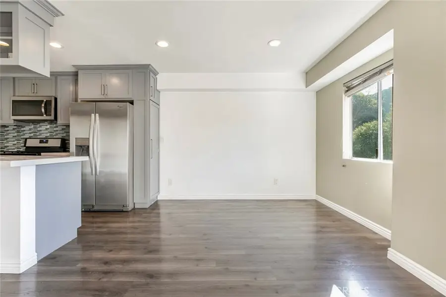 2700 Cahuenga Boulevard E #3104, Los Angeles, CA 90068 - Image #2
