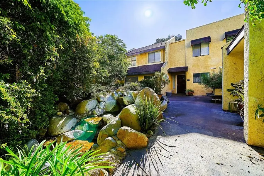 3130 Montrose Avenue #102, La Crescenta, CA 91214 - Image #2