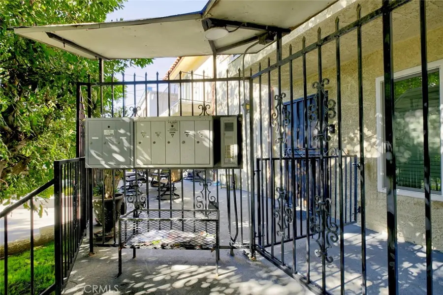909 E Garfield Avenue #4, Glendale, CA 91205 - Image #3