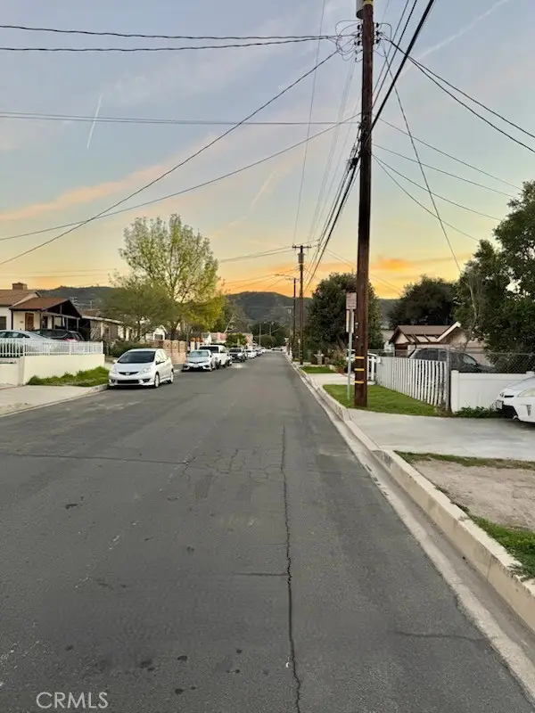 10549 Rhodesia, Sunland, CA 91040 - Image #3