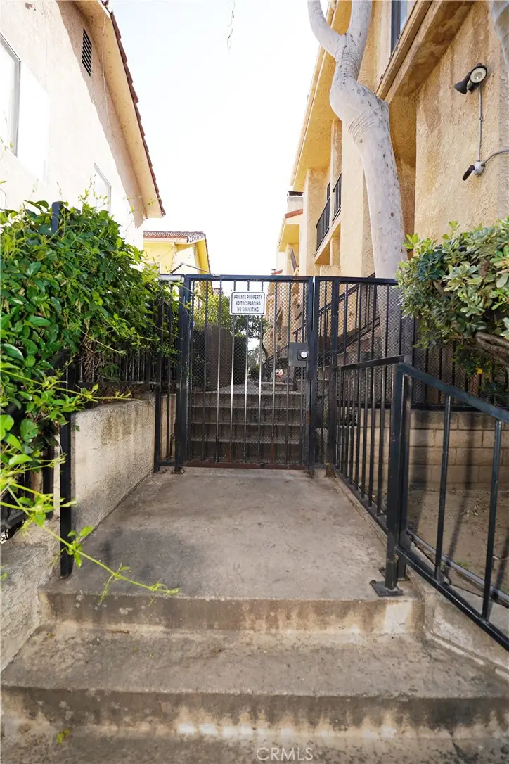 18954 Sherman Way #3, Reseda, CA 91335 - #3