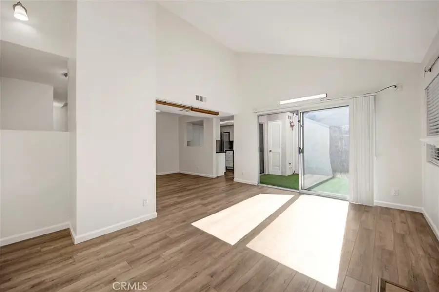 20155 Keswick Street #219, Winnetka, CA 91306 - #3