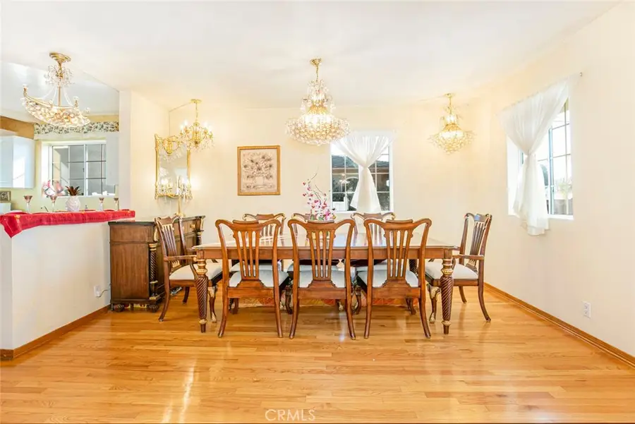 11020 Scoville Avenue, Sunland, CA 91040 - Image #2