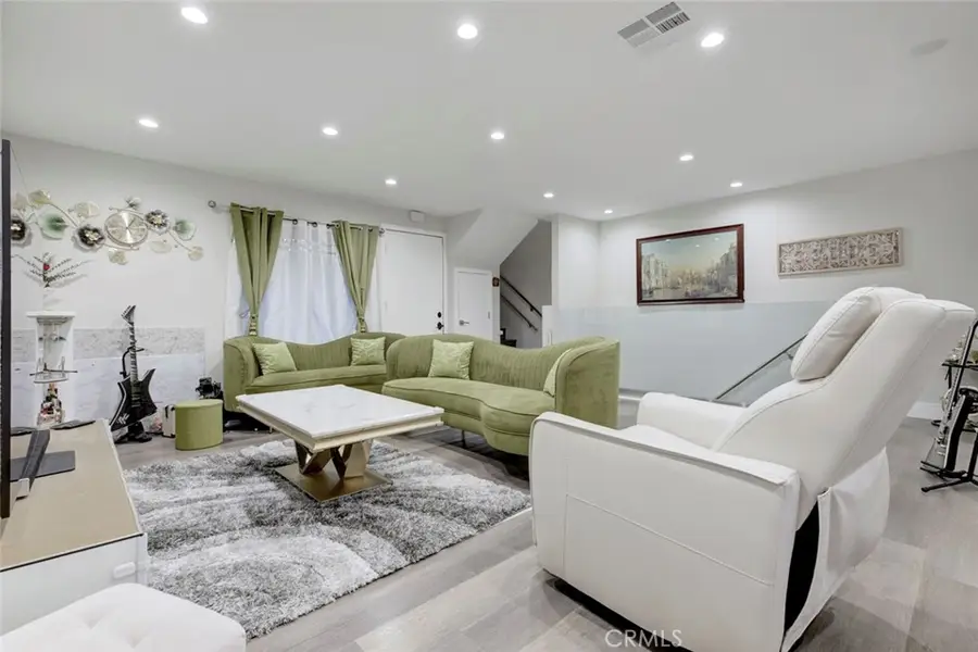 1881 Alpha Rd #17, Glendale, CA 91208 - #2