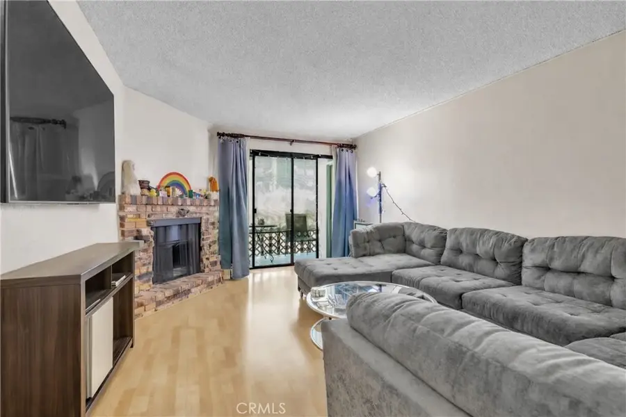 445 Ivy #204, Glendale, CA 91204 - #2