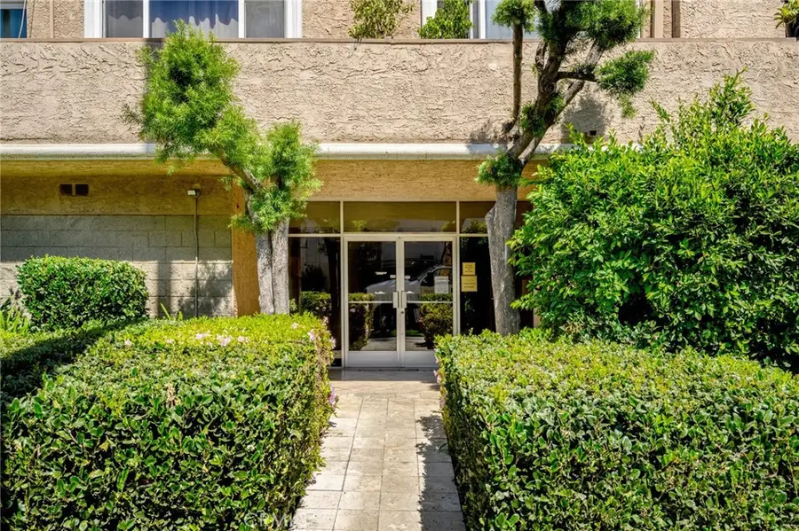 14607 Erwin #107, Van Nuys, CA 91411 - #2