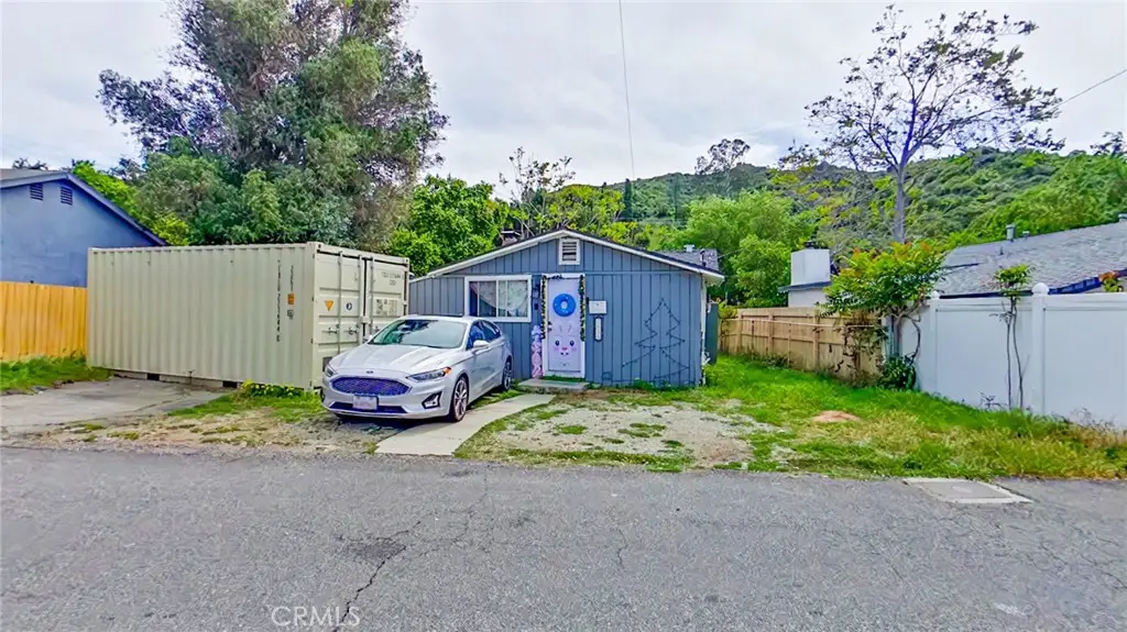 7618 Thousand Oaks, Tujunga, CA 91042 - #1