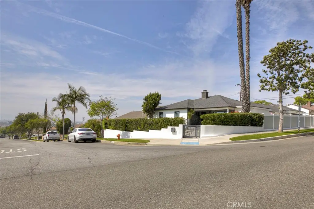 749 Stanford Road, Burbank, CA 91504 - #1