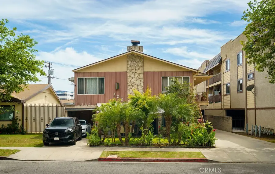 300 E Garfield Avenue, Glendale, CA 91205 - #2