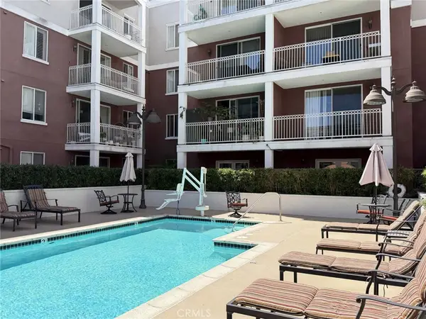 3740 Santa Rosalia Road #Unit 425, Los Angeles, CA 90008