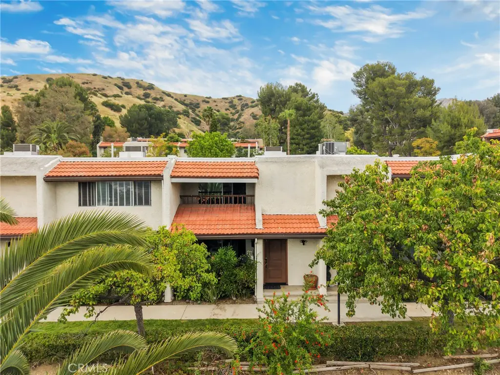 9562 Via Bernardo, Burbank, CA 91504 - #1