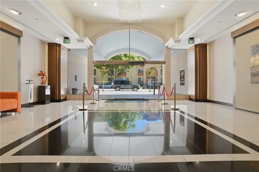343 Pioneer #405, Glendale, CA 91203 - #2