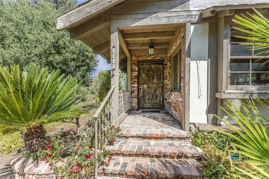3853 Eureka Drive, Studio City, CA 91604 - #2