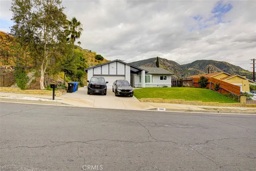 13808 Shablow Avenue, Sylmar, CA 91342 - #3