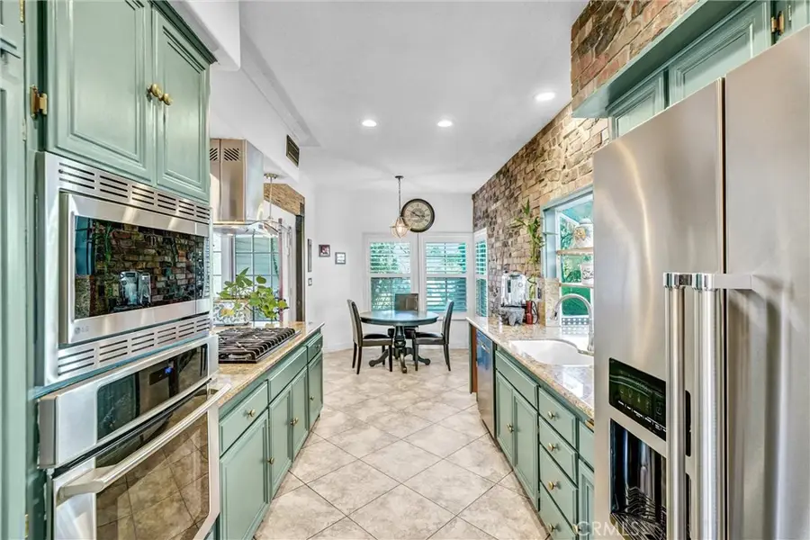 28314 Easton, Saugus, CA 91350 - #2