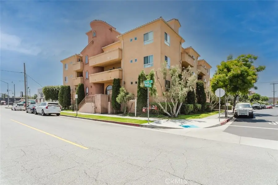 1515 Grismer Avenue #302, Burbank, CA 91504 - #2