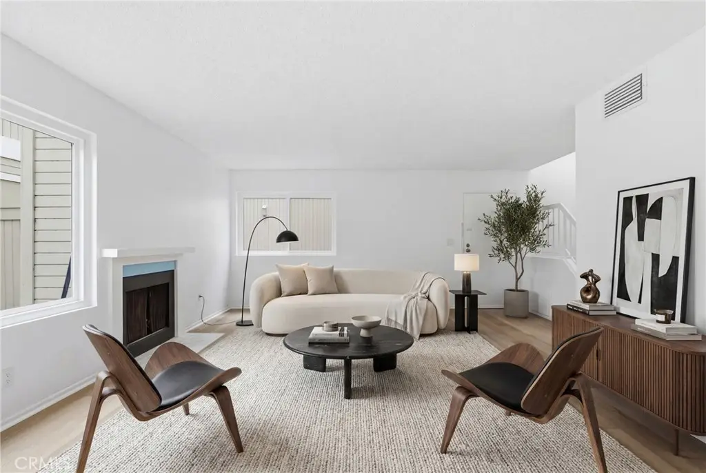 22137 Burbank #3, Woodland Hills, CA 91367 - #1