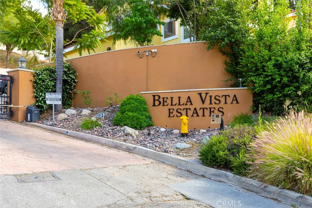 23811 Bella Vista Dr, Newhall, CA 91321 - #1