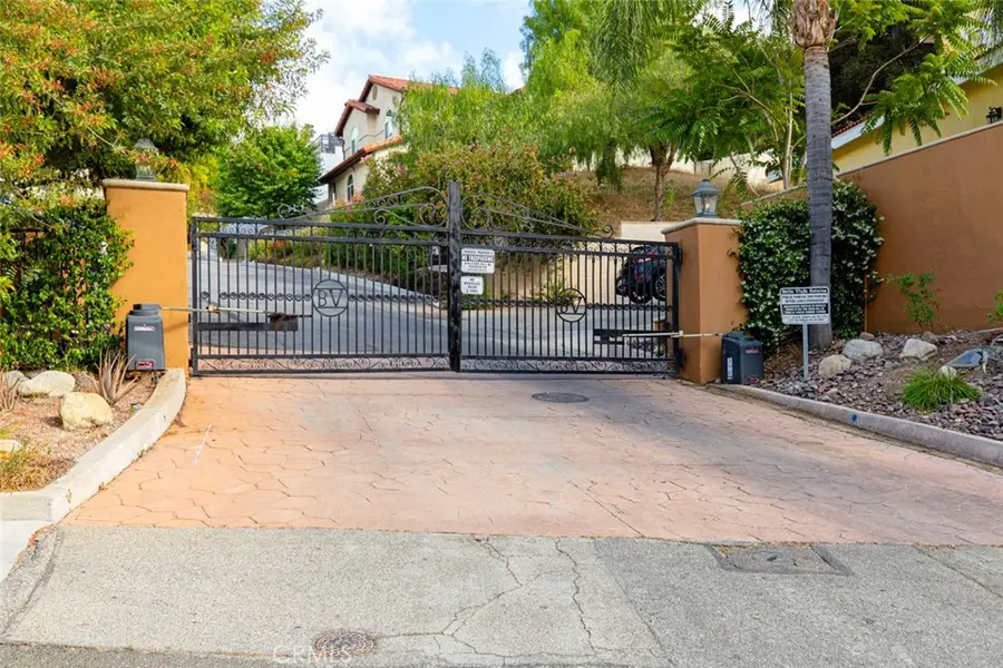 23811 Bella Vista Drive, Newhall, CA 91321 - #2