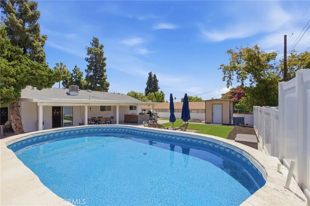 11637 Prager, Sylmar, CA 91342 - #1