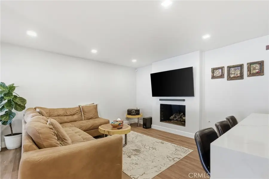 11637 Prager, Sylmar, CA 91342 - #3