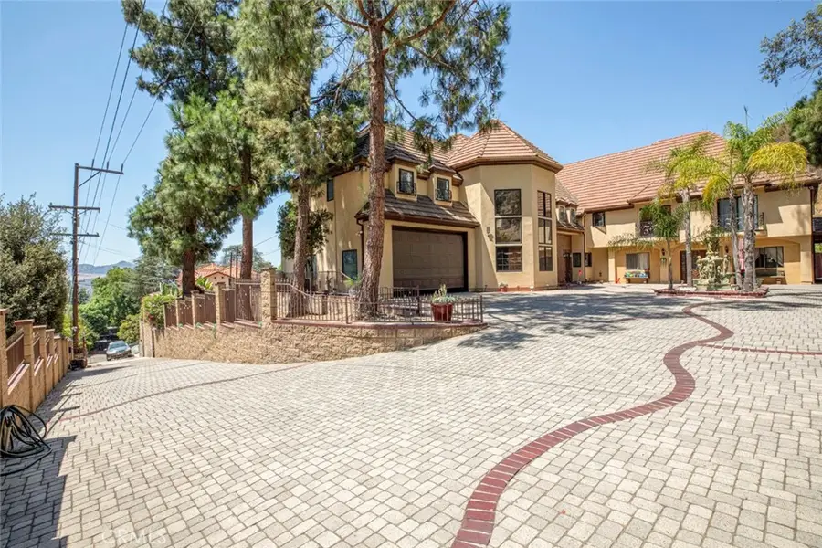 1663 Vista, Glendale, CA 91201 - #3