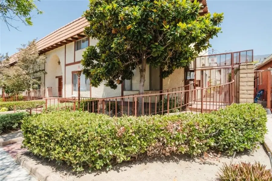 251 W Dryden Street #5, Glendale, CA 91202 - #2