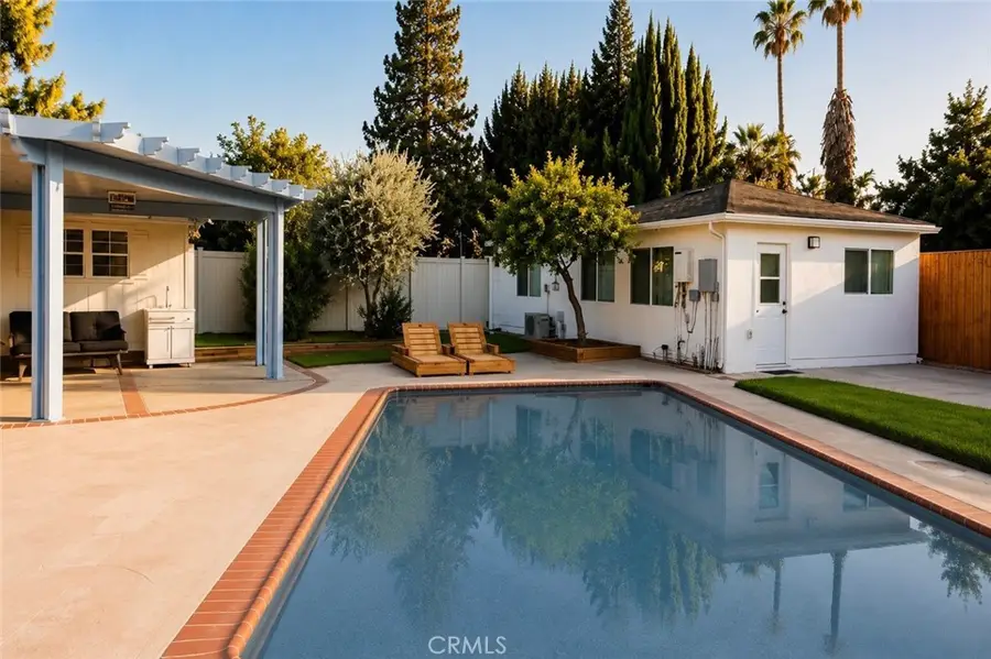 5525 Costello Avenue, Van Nuys, CA 91401 - #3