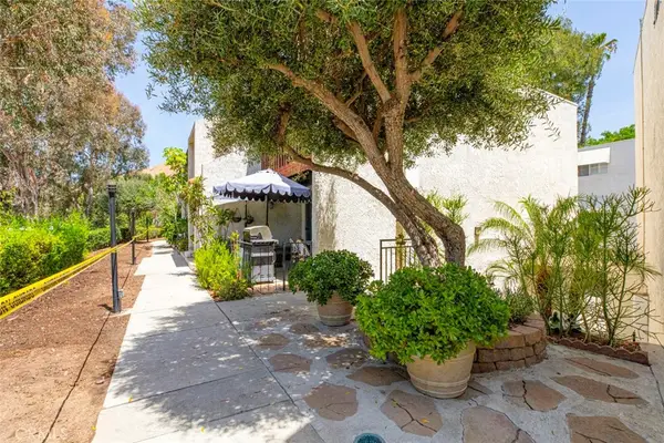 7759 Via Capri, Burbank, CA 91504