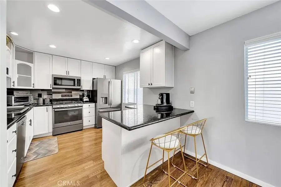 9564 Via Bernardo, Burbank, CA 91504 - #3