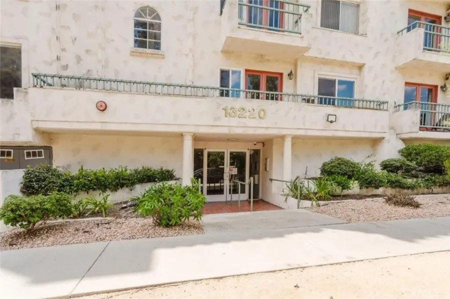 13220 Valleyheart Drive #202, Studio City, CA 91604 - #3