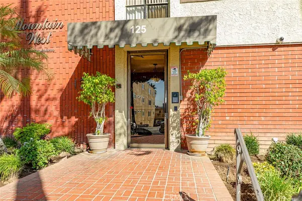 125 W Mountain Street #102, Glendale, CA 91202