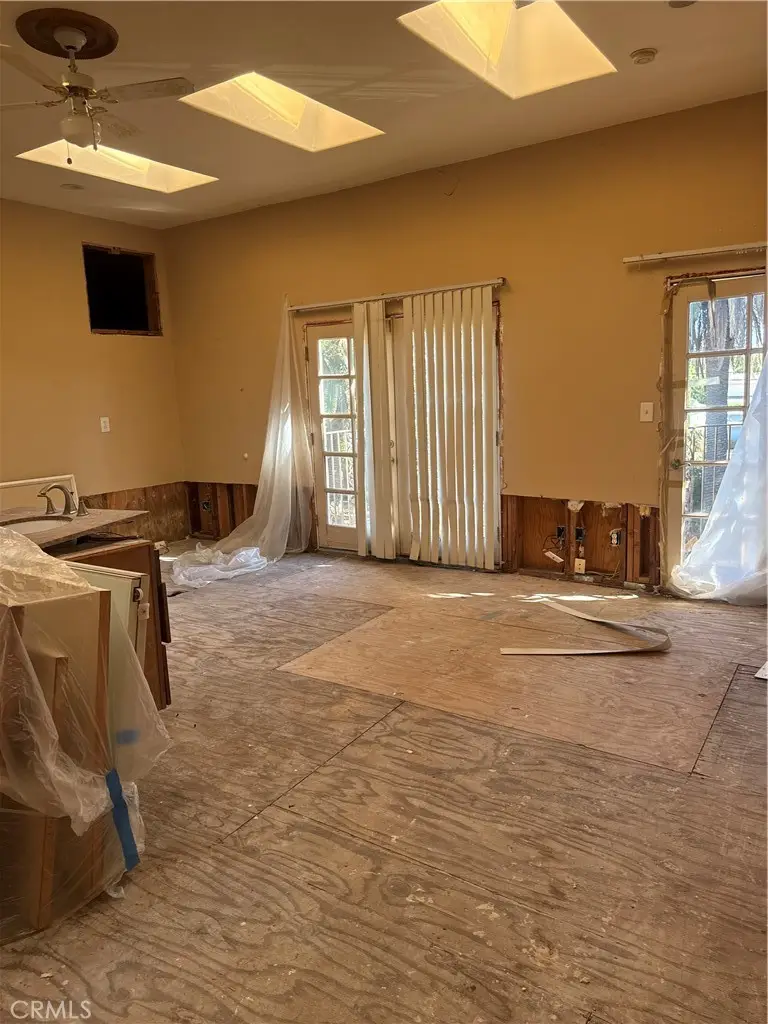 15941 Parthenia, North Hills, CA 91343 - #1